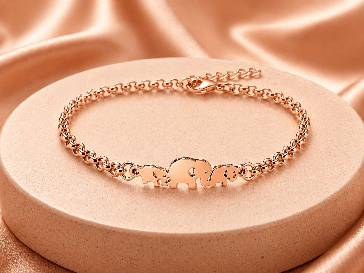 Mama Moon™ Elephant Herd Pendant Bracelet